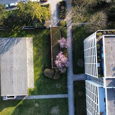 Apartment Mit Balkon Und Privatparkplatz アウグスブルク エクステリア 写真