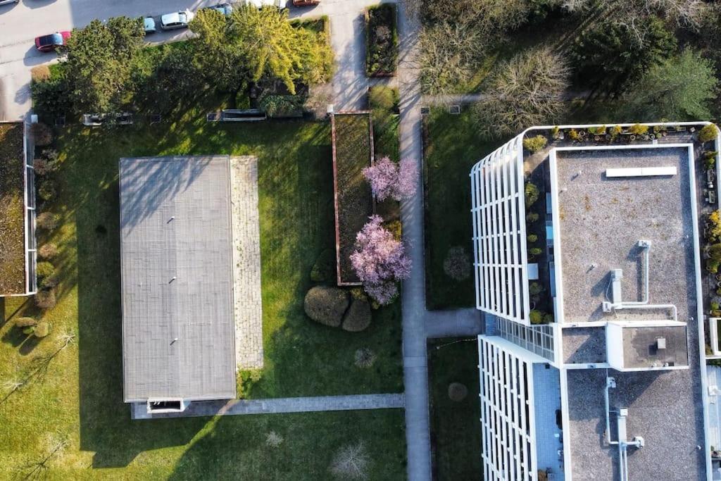 Apartment Mit Balkon Und Privatparkplatz アウグスブルク エクステリア 写真